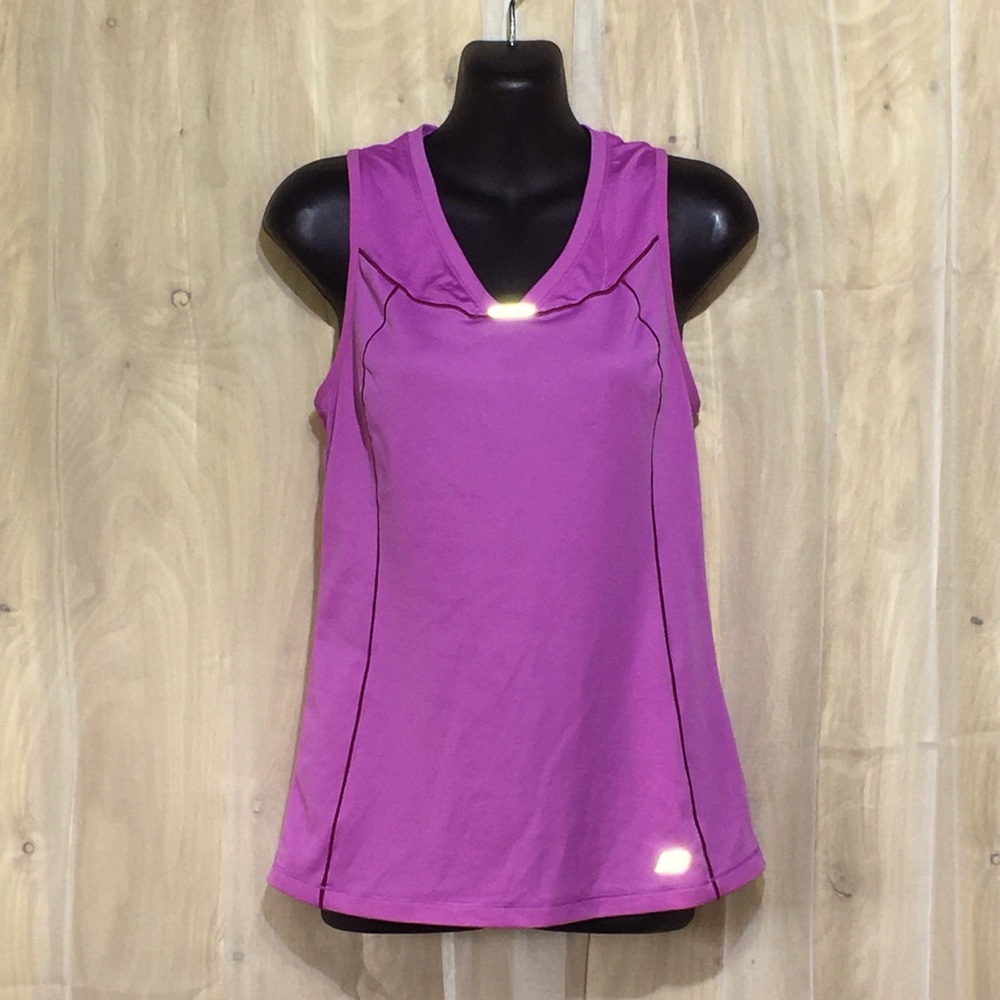 New Balance women’s athletic top Small